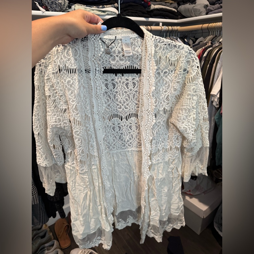 Elegant White Lace Kimono Cardigan